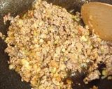 A picture of step 2 of Mapo Doufu.