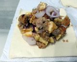 A picture of step 3 of Onion And Meatloaf Puff Pastry.