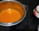 A picture of step 3 of Aamras aur Poori.