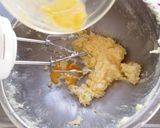 A picture of step 5 of Raisin Muffins.