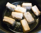 A picture of step 2 of Simmered Pork Kakuni & Lustrous Daikon Radish.