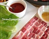 A picture of step 4 of Korean-Style Lettuce and Onion Salad.