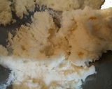 A picture of step 1 of Empandas venezuelan style (chesse).
