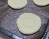 A picture of step 4 of Apricot Cream Cheese Buns.