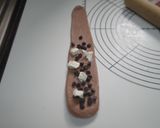A picture of step 6 of Cream Cheese and Chocolate Butter Rolls.