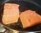 A picture of step 3 of Pan roasted salmon/lentil pasta, green pesto and roasted fennel.