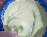 Foto langkah ke 2 dari resep Puding Busa strawberry pandan.