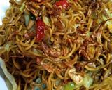 Foto langkah ke 7 dari resep Bakmie Goreng Usus Ayam.