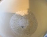 Une image de l'étape 1 de Gâteau crâne aux pêches de vigne et amandes.