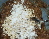 Foto del paso 4 de la receta: Cookies de avena, plátano🍌, manzana🍎, miel🍯 y chocolate🍫
