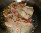 Foto del paso 4 de la receta: Costilla de ternera en salsa de zanahoria y champiñones