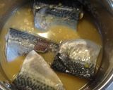A picture of step 3 of Mackerel Simmered in Sweet Miso.
