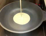 Foto del paso 1 de la receta: Crepes de salmón ahumado, queso de cabra y manzana