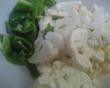 A picture of step 1 of Chinese-style Stir-fried Cauliflower.