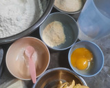 Foto langkah ke 3 dari resep Roti Unyil Isi Selai Keju Homemade.