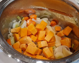Foto del paso 2 de la receta: Crema de calabacín, calabaza y puerros