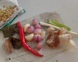 Foto langkah ke 1 dari resep Ceker ayam bumbu kecap.