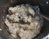 A picture of step 3 of Mutton yakhni pulao.