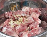 Hình bước làm 6 của món Sườn sốt hoa quả