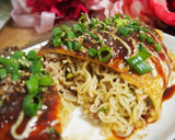 A picture of step 14 of Omelette with Salt-Flavored Fried Noodles Using Instant Ramen.