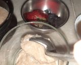 A picture of step 3 of Apple choco chips muesli smoothie.