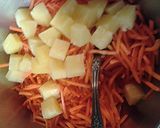 A picture of step 4 of Carrot and fruit salad.