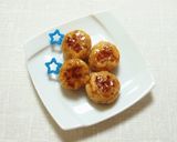 A picture of step 5 of Hanpen Burgers.