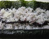 A picture of step 6 of Spiral Onigiri Rice Balls.