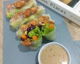 Foto langkah ke 4 dari resep Vietnamese Summer Rolls.