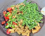 Foto langkah ke 5 dari resep Oseng Tempe & Kacang Panjang.