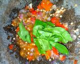 Foto langkah ke 1 dari resep Sambal bawang kemangi.