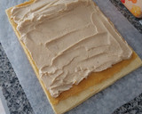 Foto del paso 30 de la receta: Bracito de crema de praliné de avellanas y compota de caqui cubierto de yema quemada (sin gluten)