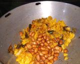 A picture of step 3 of Corn flakes bhel.
