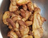 รูปขั้นตอนการทำที่ 2 ของ หมูคั่วพริกเกลือ