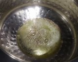 A picture of step 2 of Mung beans curry.