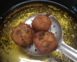 Leftover ரைஸ்  மினி வடை வித் செஸ்வான் சட்னி ரெசிபி ஸ்டேப் 3 புகைப்படம்
