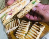 A picture of step 4 of Cheesy chilli finger sandwich.