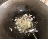 Foto langkah ke 2 dari resep Tumis bayem telor.