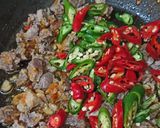 Foto langkah ke 4 dari resep Oseng Daging Pedas.