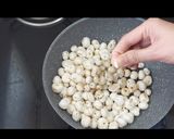 A picture of step 1 of Quick makhana snacks.