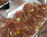 A picture of step 1 of White quinoa and chicken thighs.