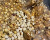 A picture of step 4 of Murgh chana.