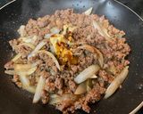 A picture of step 9 of Ground Beef Philly Melt.