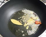 A picture of step 2 of Lauki Do Pyaza.