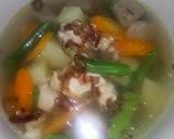 Foto langkah ke 5 dari resep Sop Ayam Bakso favorit anak-anak.