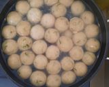 Foto langkah ke 4 dari resep Cilok Kenyal isi ayam - frozen food, Goreng & Kukus.