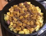 Une image de l'étape 10 de Pommes de terre au bœuf, ail fumé, shiitakes et bouillon de chevreau.
