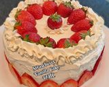 A picture of step 4 of 🎂🍓🍰Strawberry Vanilla Cake🍰🍓🎂.
