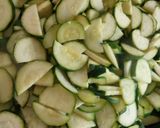 A picture of step 1 of Green Zuchini with eggs *Vegetarian.