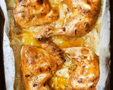 Foto del paso 6 de la receta: Pollo al limón y mantequilla con cama de cebolla y patatas al orégano
